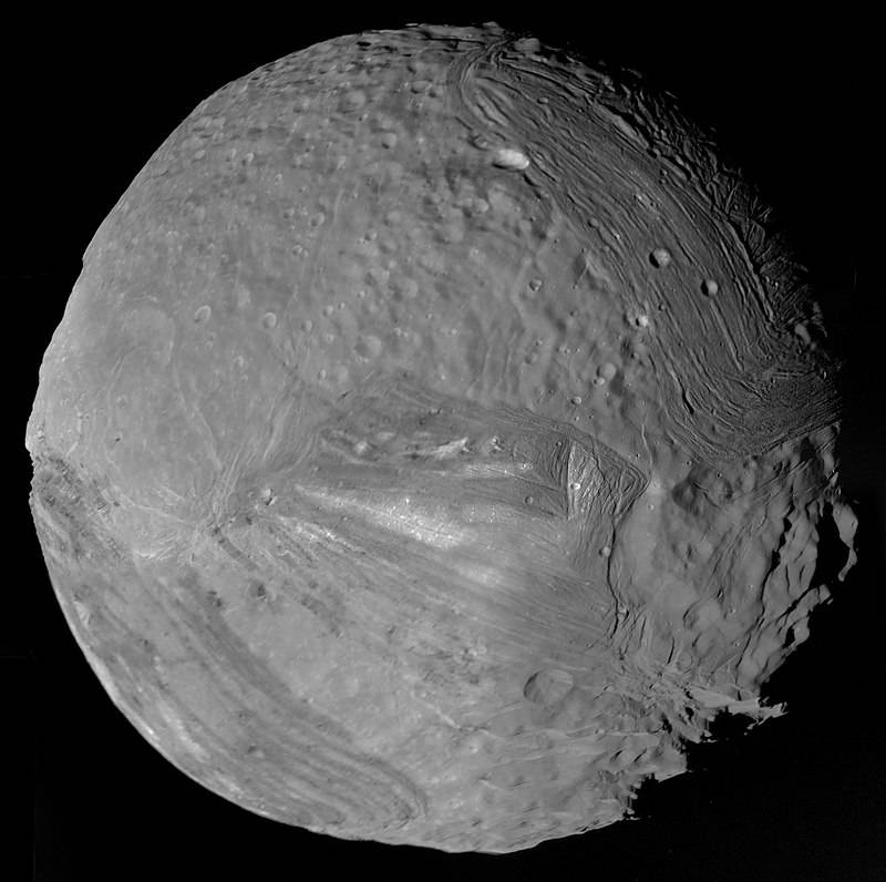 voyager_2_uranus_miranda_composite_jan_24_1986
